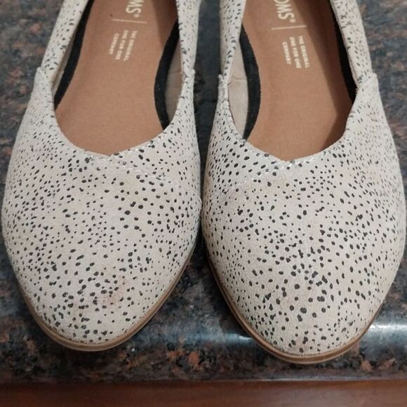 Toms Cream Flats Elegant Shimmer Design - Picture 5 of 5